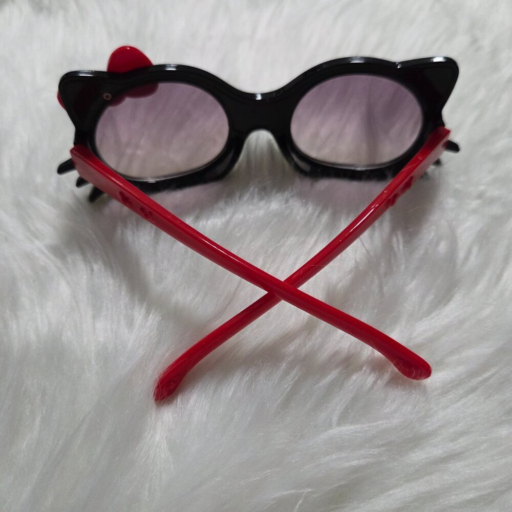 Hello Kitty Design Sunglasses - Picture 5 of 8